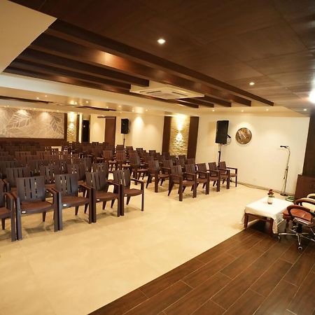 Sri Ambal Grand Hotell Virudunagar Exteriör bild