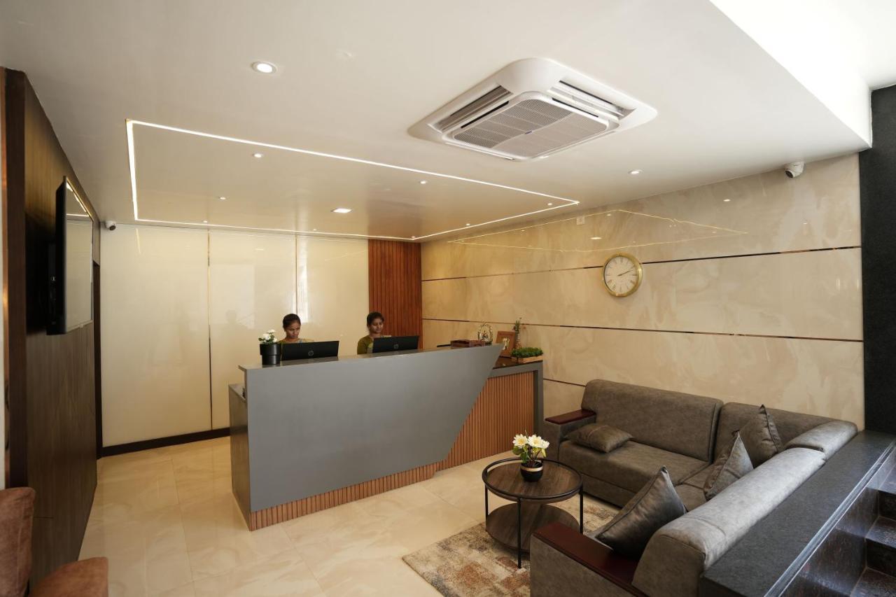 Sri Ambal Grand Hotell Virudunagar Exteriör bild