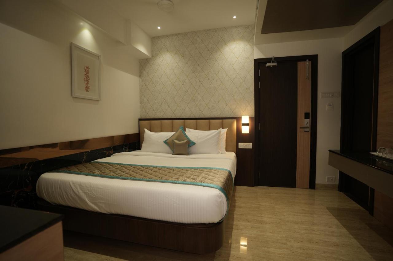 Sri Ambal Grand Hotell Virudunagar Exteriör bild