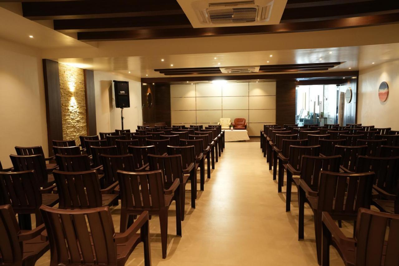Sri Ambal Grand Hotell Virudunagar Exteriör bild