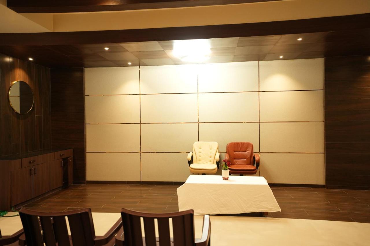 Sri Ambal Grand Hotell Virudunagar Exteriör bild