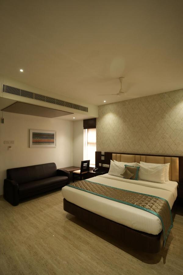 Sri Ambal Grand Hotell Virudunagar Exteriör bild