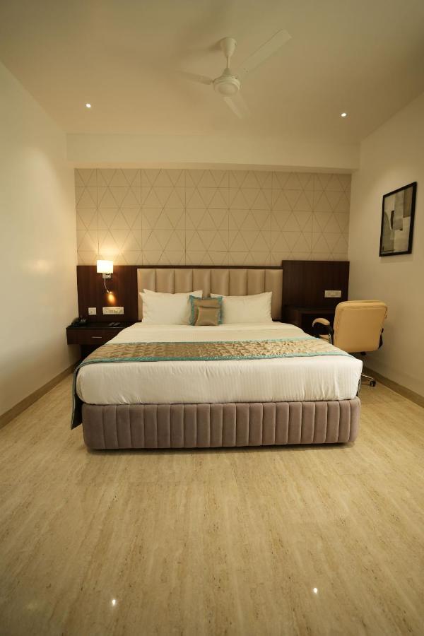 Sri Ambal Grand Hotell Virudunagar Exteriör bild