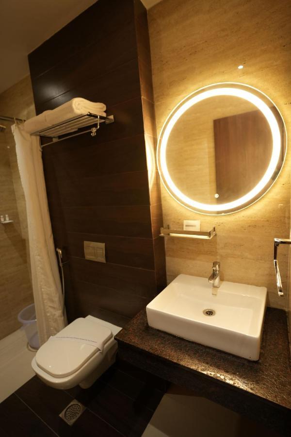 Sri Ambal Grand Hotell Virudunagar Exteriör bild
