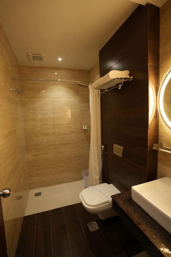 Sri Ambal Grand Hotell Virudunagar Exteriör bild