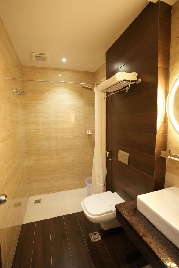 Sri Ambal Grand Hotell Virudunagar Exteriör bild
